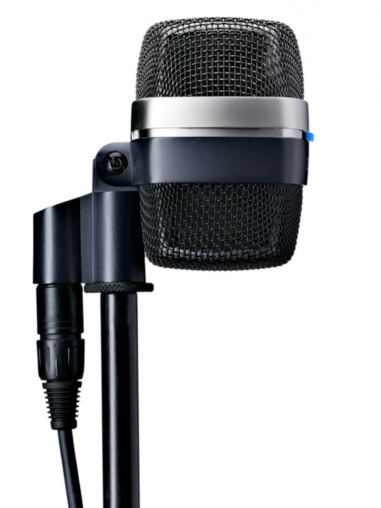 AKG D12VR Suuri rumpumikrofoni