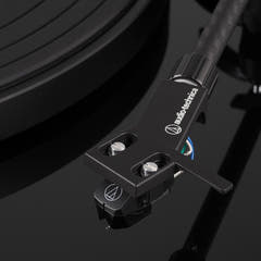 Audio Technica AT-LPW50PB Levysoitin (Musta)