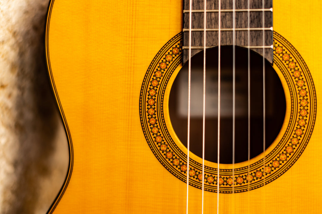 Yamaha CGX122MS Klassinen espanjalainen kitara (Kuusi Natural)