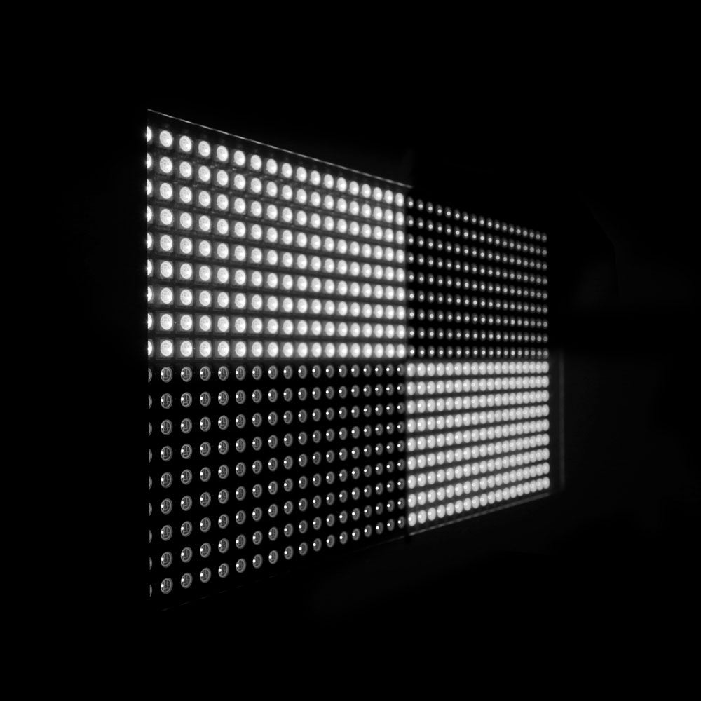 Cameo THUNDER® WASH 600 W - 3-i-1 strobe-, blinder- og wash-lys 648 x 0,2 W hvidt lys