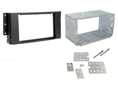 CT23LR02A 2-DIN Kehys Land Roveriin