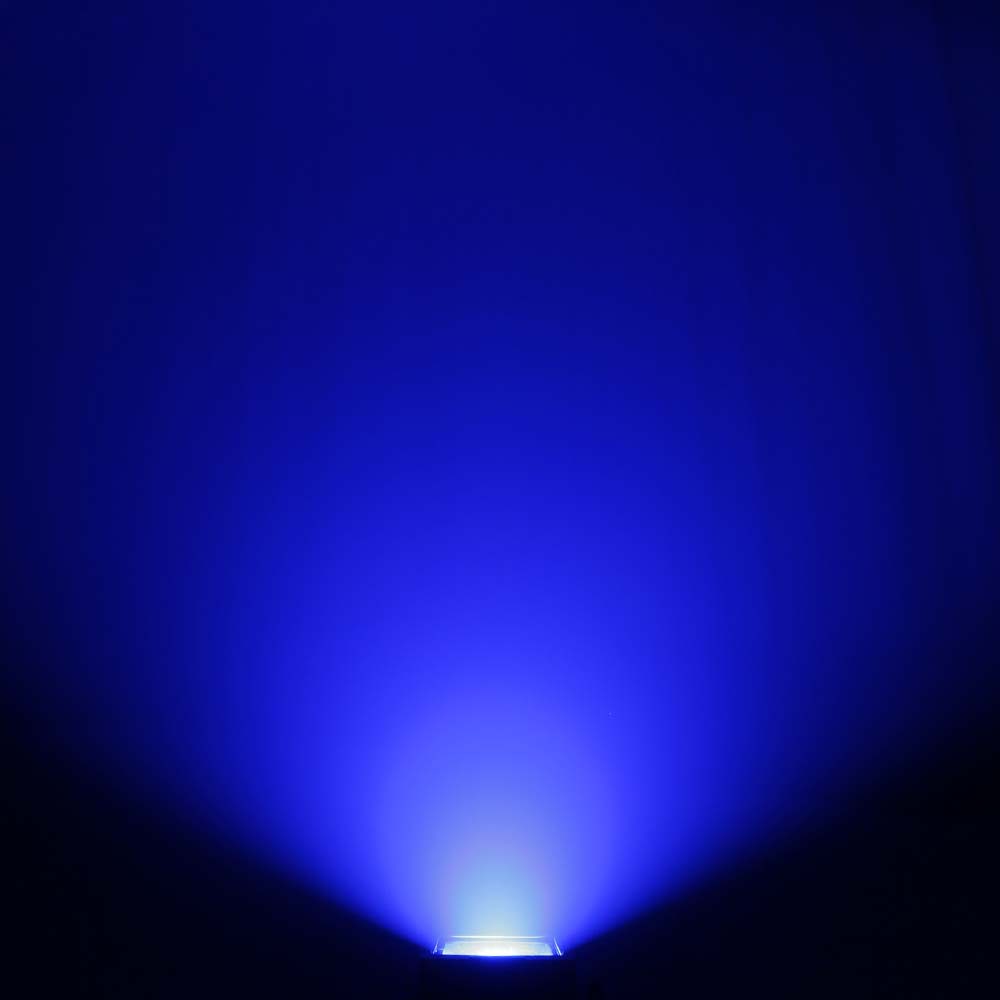 Cameo FLAT PRO TULVA IP65 TRI