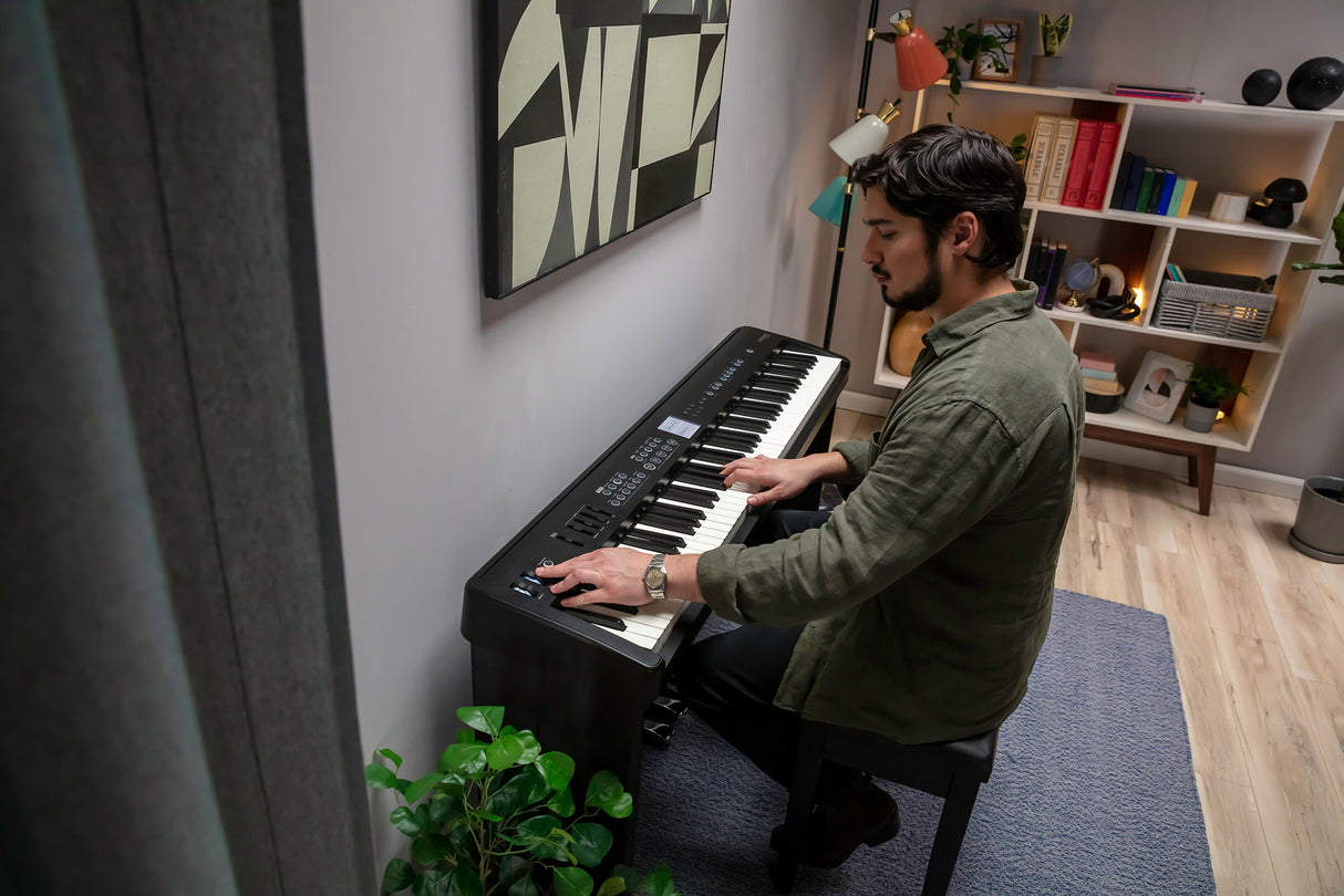 Roland FP-E50 Sähköpiano (musta)