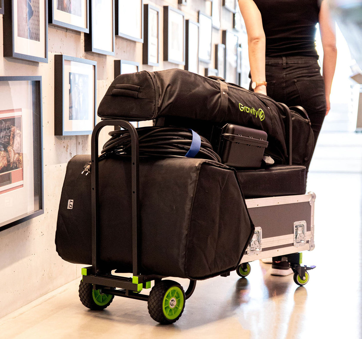 Painovoimainen monikuljetusvaunu