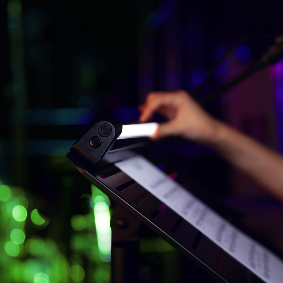 Gravity LED STICK 1 B - Kompakti, magneettinen ja himmennettävä LED-valopalkki USB-latausportilla