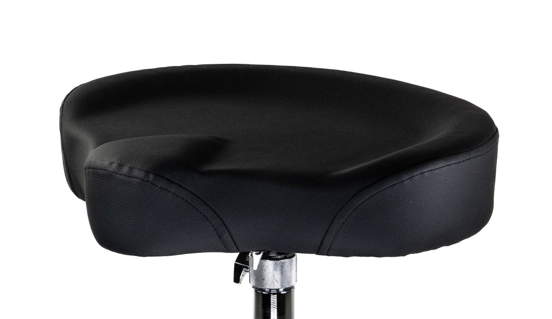 Grooveland TS150 Rumpujakkara traktorin istuimella