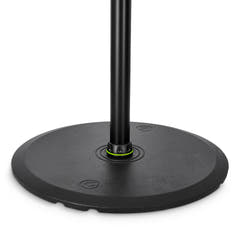 Gravity SP 3202 LR B - Teline studiomonitorikaiuttimelle suurella pyöreällä jalustalla