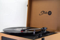 Studio 57 Groovy Levysoitin ja LP Teline (Earth)
