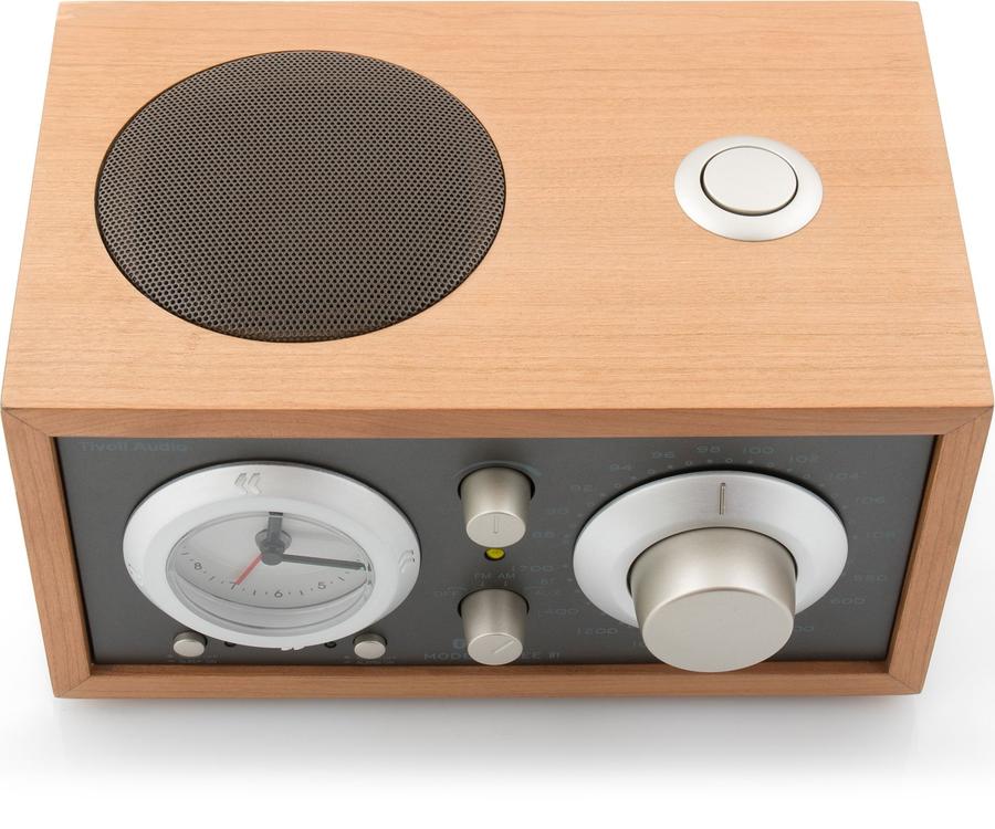 Tivoli Audio MODEL Three Minijärjestelmä Bluetoothilla ja USB:llä (Taupe)