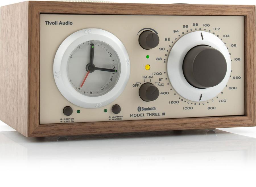 Tivoli Audio MODEL Three Minijärjestelmä Bluetoothilla ja USB:llä (Pähkinä, Beige)