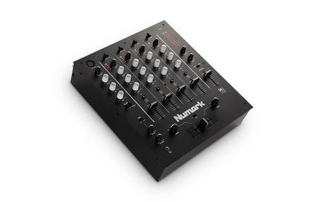 Numark M6-USB-mikseri (musta)
