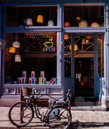 Neonkyltti "Kahvi auki"