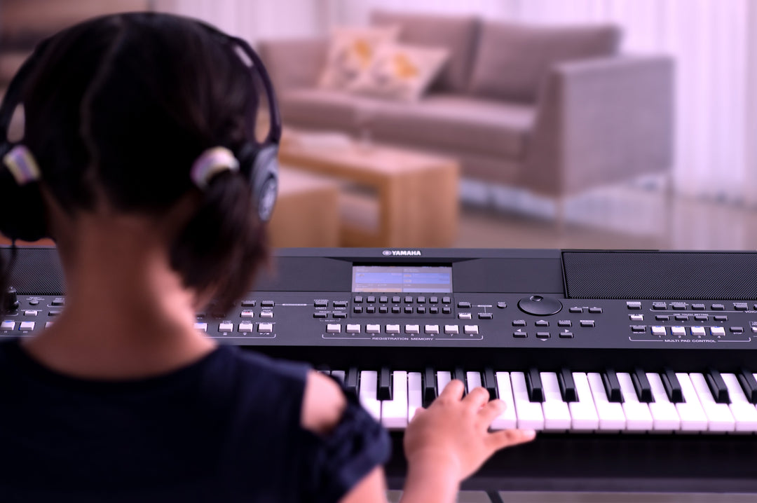 Yamaha PSR-SX600 Kosketinsoittimet (Musta)