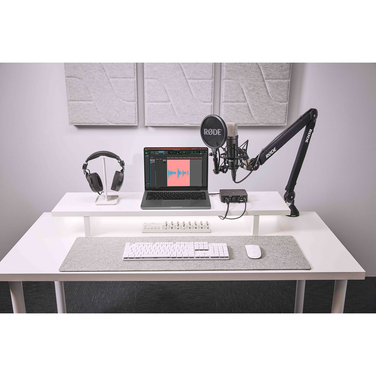 RØDE NT1 Signature Series -studiomikrofoni (musta)