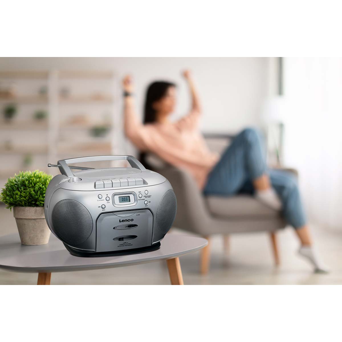 Kannettava FM-radio, CD- ja kasettisoitin, Hopea