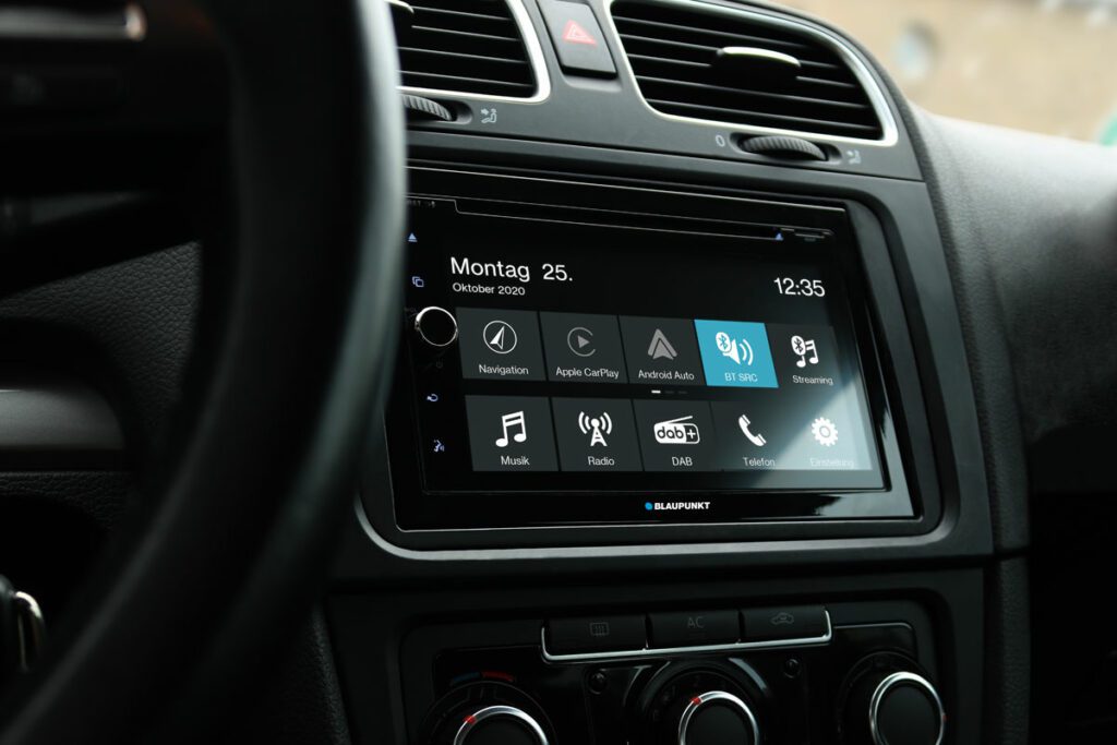 Blaupunkt Kööpenhamina 700 m. CarPlay, Android, DAB+ ja Bluetooth