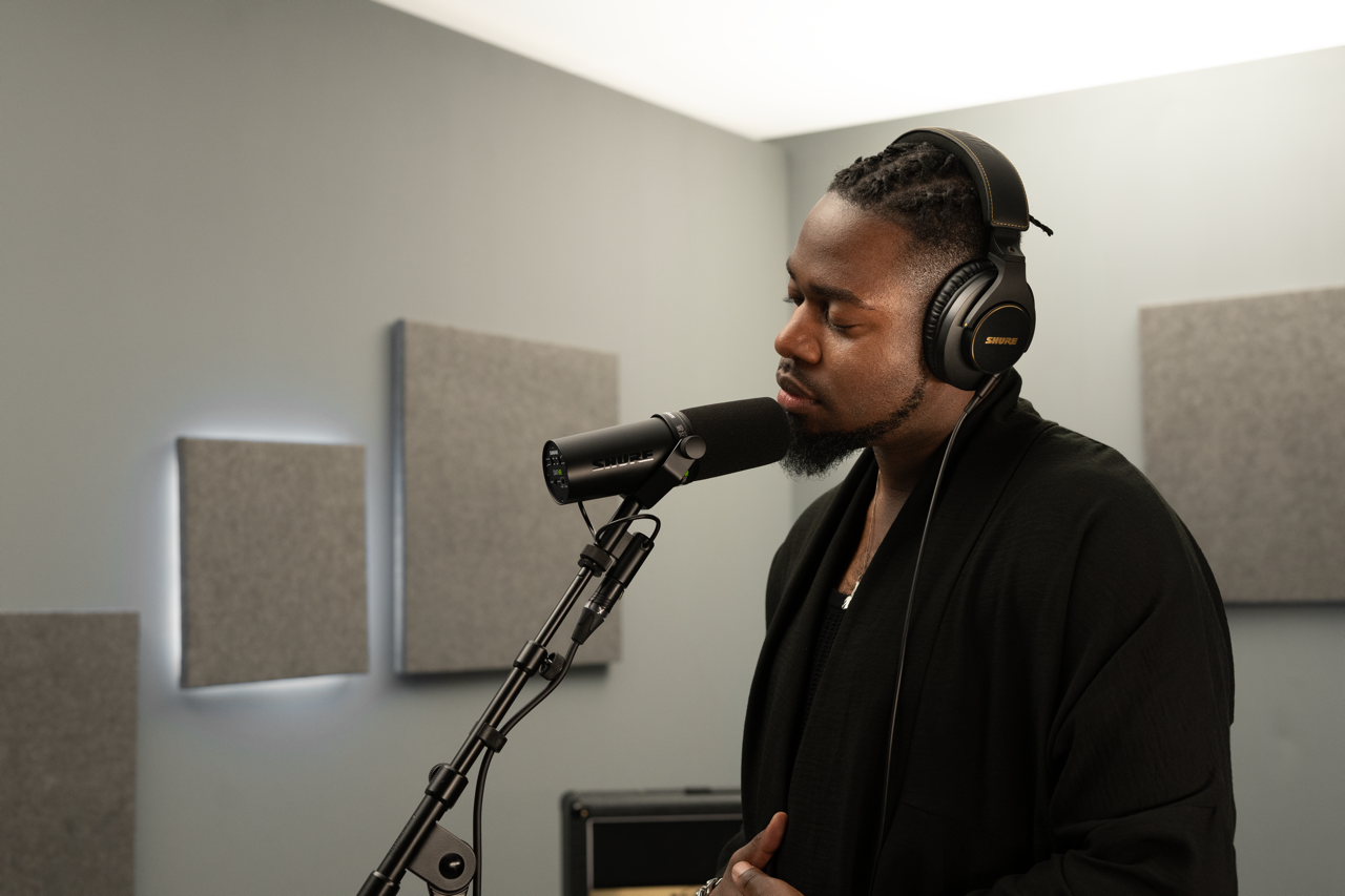 Shure SM7dB Aktiivinen dynaaminen podcast-mikrofoni