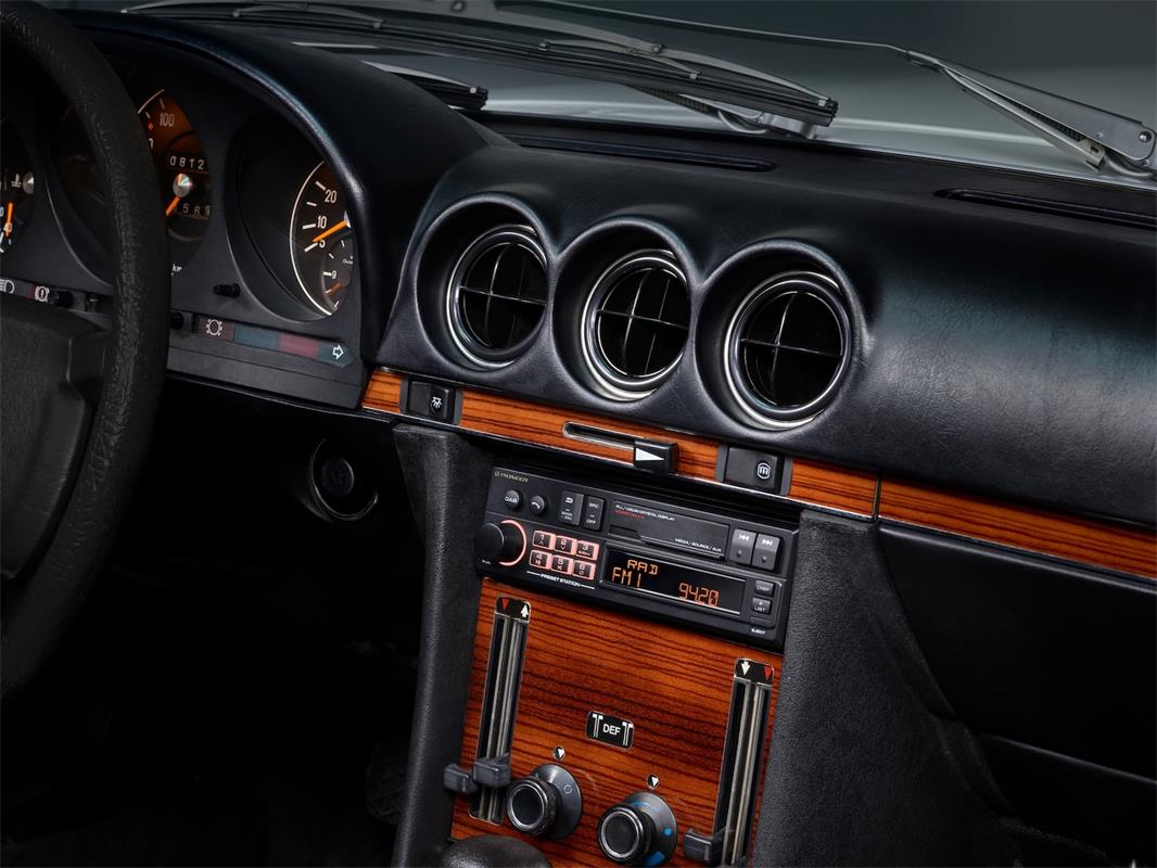 Pioneer SXT-C10PS Retro Autoradio DAB+ ja Bluetooth