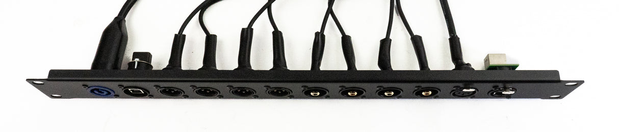 Mukautettu liitinpaneeli MK3 DJ konsolia varten.