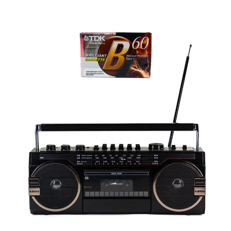 Studio 57 - Kasettisoitin m. FM & Bluetooth, Musta + Kasettinauha