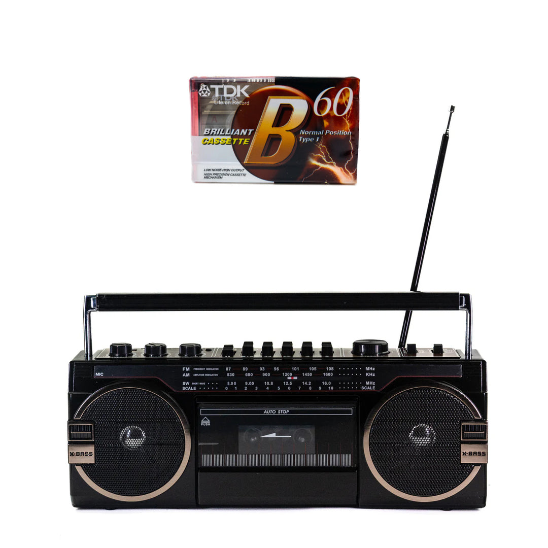 Studio 57 - Kasettisoitin m. FM & Bluetooth, Musta + Kasettinauha