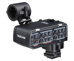 Tascam CA-XLR2N mikrofonisovitin kameraan, Nikon ZR