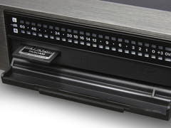 Tascam 2-kanavainen DSD/PCM master-tallennin ja AD/DA-muunnin