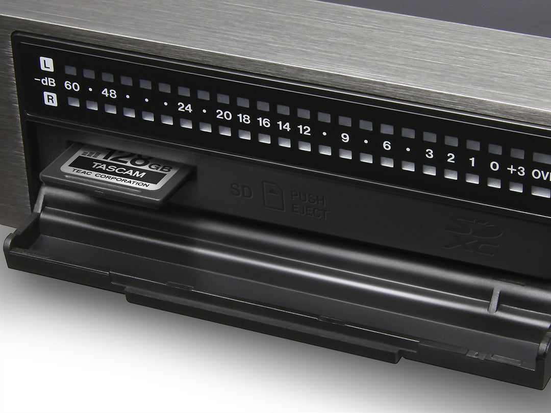 Tascam 2-kanavainen DSD/PCM master-tallennin ja AD/DA-muunnin