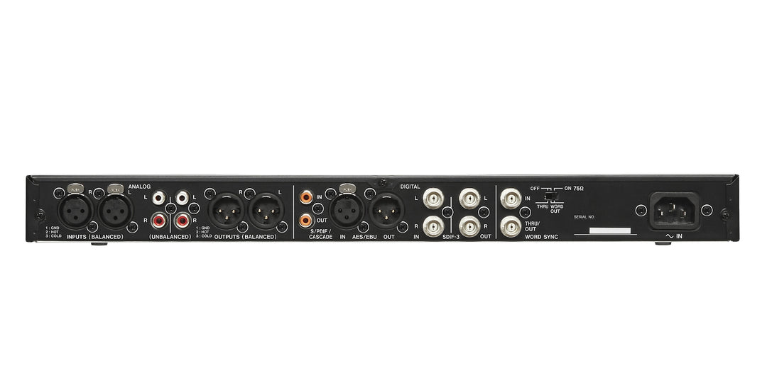 Tascam 2-kanavainen DSD/PCM master-tallennin ja AD/DA-muunnin