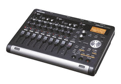 Tascam DP-03SD Digitaalinen 8-raitanauhuri, sisältää 4GB SD-kortin