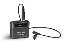 Tascam DR-10L Pro -tallennin lavalier-mikrofonilla, musta