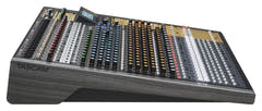 Tascam Model 2400 digitaalinen mikseri og 24 raidainen digitaalinen nauhuri