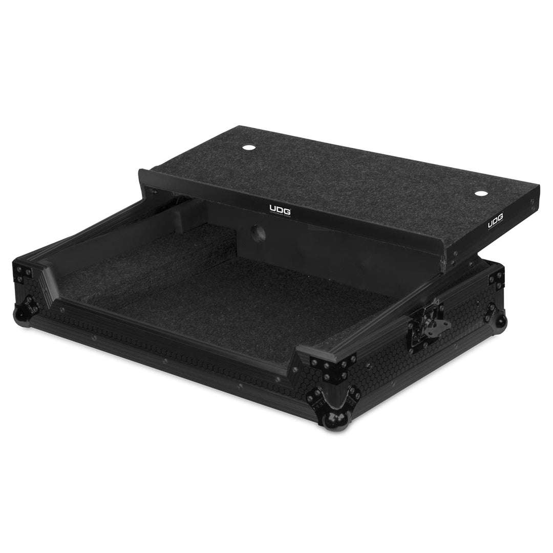 UDG Ultimate Flight Case NI Kontrol S4 MK3 musta Plus (L)