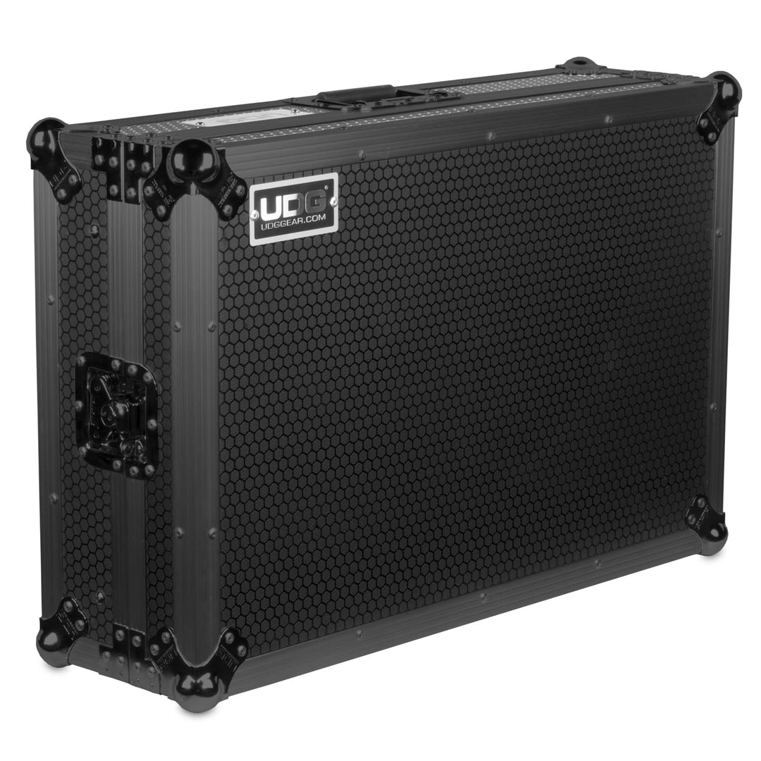 UDG Ultimate Flight Case NI Kontrol S4 MK3 musta Plus (L)