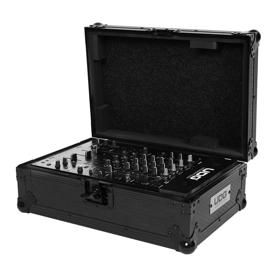UDG Ultimate Lentolaukku AlphaTheta DJM-V5 Case Musta