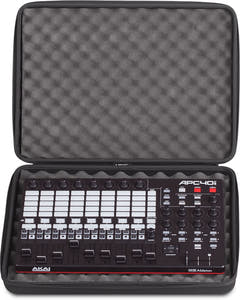 UDG Creator Controller Hardcase medium Musta MK2