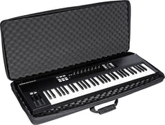 UDG Creator 61 Kosketinsoittimet Hardcase Musta