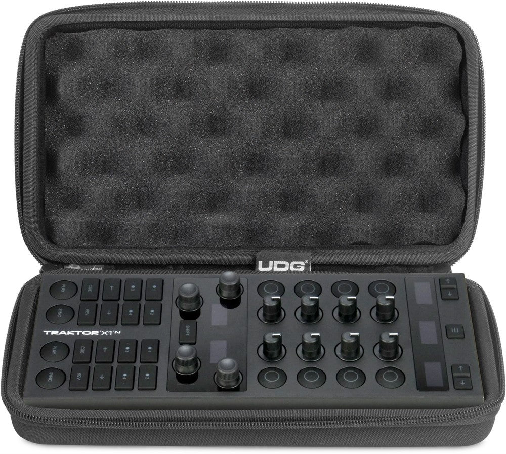 UDG Creator NI Traktor Z1 MK2/ X1 MK3/ Reloop Mixtour Pro hardcase Musta