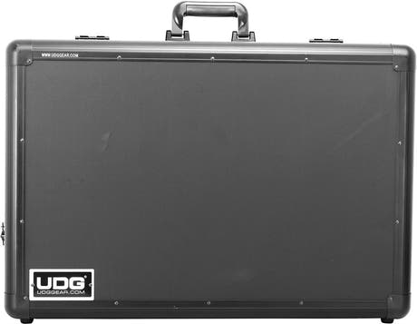 UDG Ultimate säädettävä vaahtomuovi-kuljetus case Multi Format XL Musta