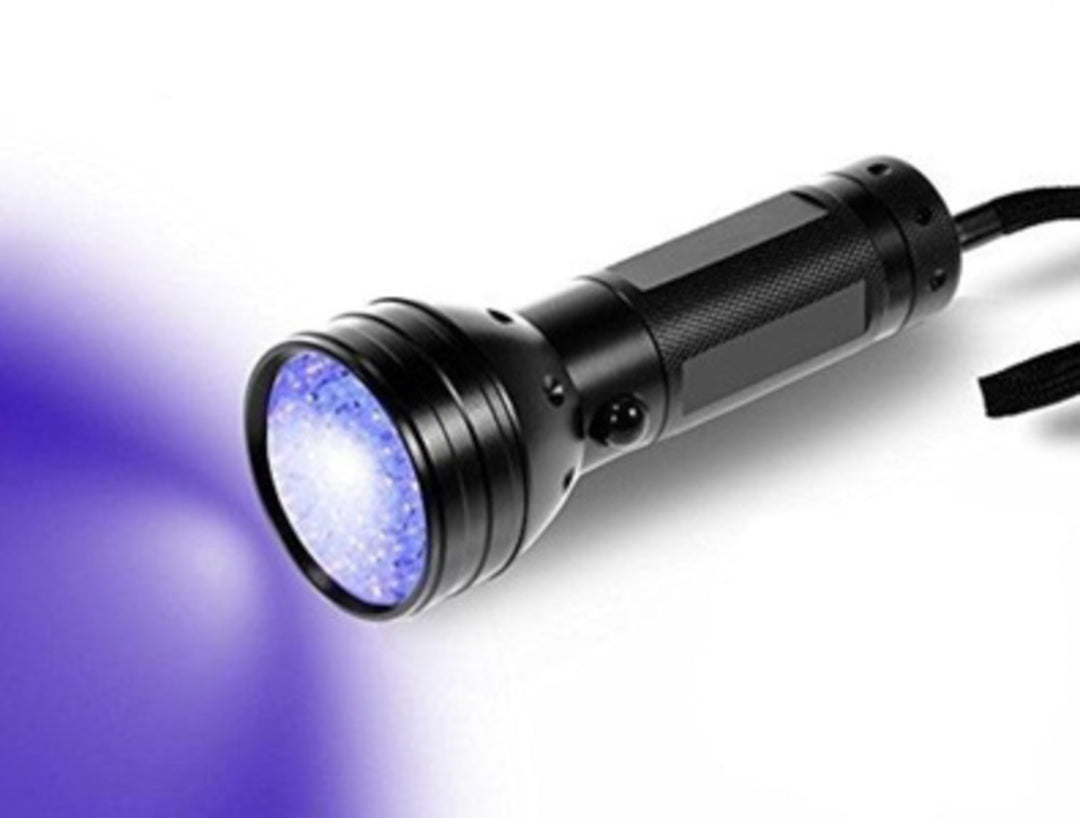 UV Taskulamppu m. 51 LED diodia