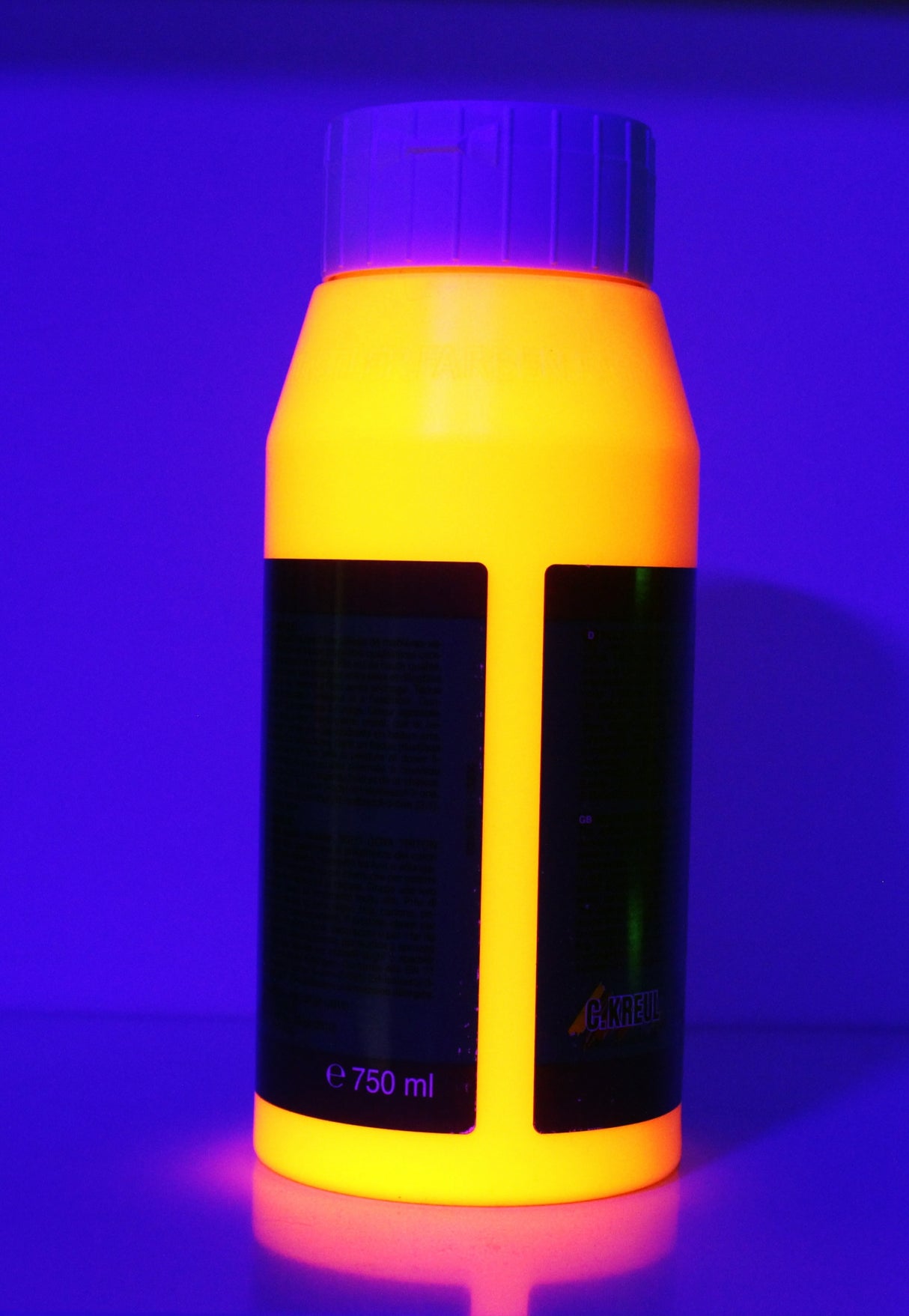 UV-maali (750ml)