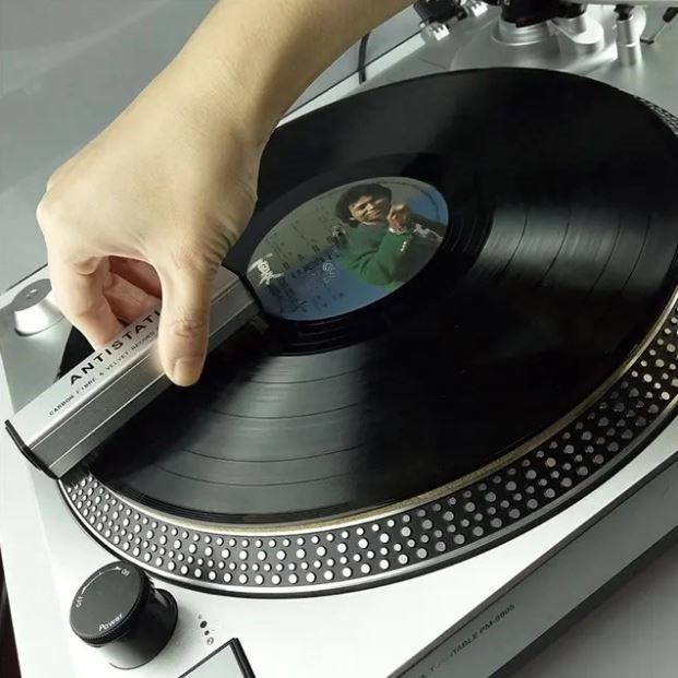 Hiilikuitu- ja samettiyhdistelmäharja vinyylilevyille