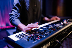 Yamaha YC61 Digital Stage Kosketinsoittimet (Waterfall)