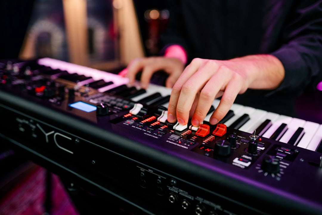 Yamaha YC61 Digital Stage Kosketinsoittimet (Waterfall)