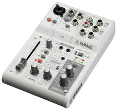 Yamaha AG03 MkII - Live Streaming -paketti (Valkoinen)