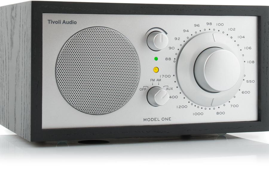 Tivoli Audio Malli ONE Radio (musta/hopea)