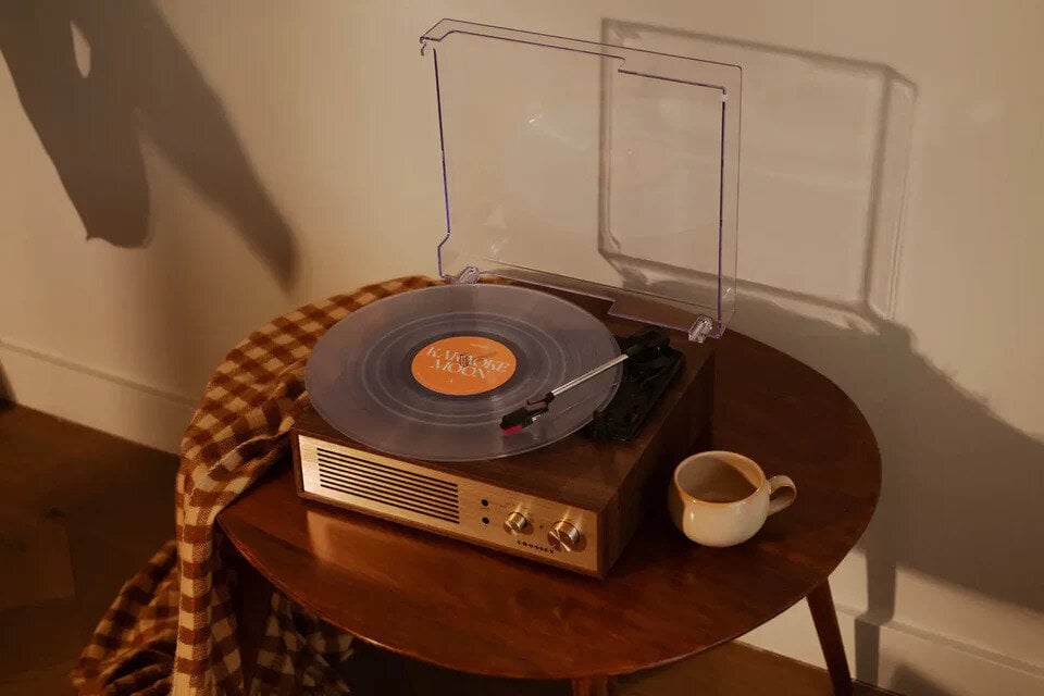 Crosley Miles Levysoitin, pähkinä