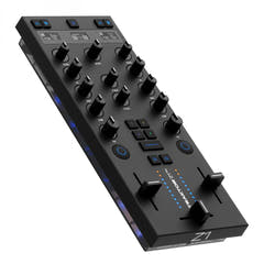 Native Instruments Traktor Z1 MK2 DJ-mikseriohjain ja ääni-interface