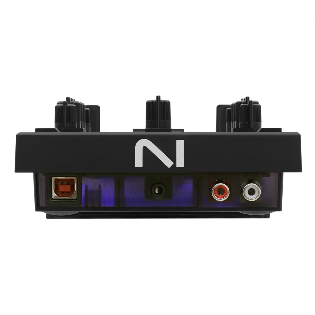 Native Instruments Traktor Z1 MK2 DJ-mikseriohjain ja ääni-interface